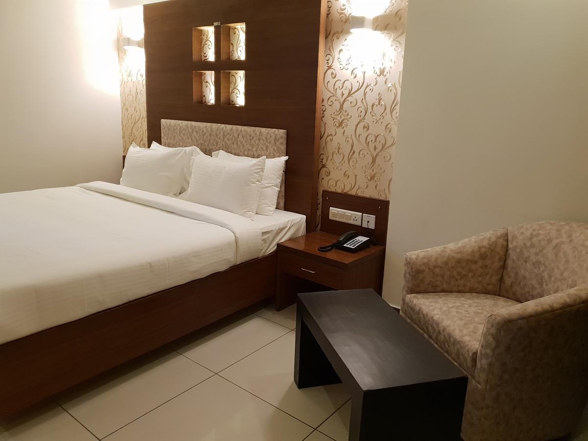Klase Hotels Chennai Exteriör bild