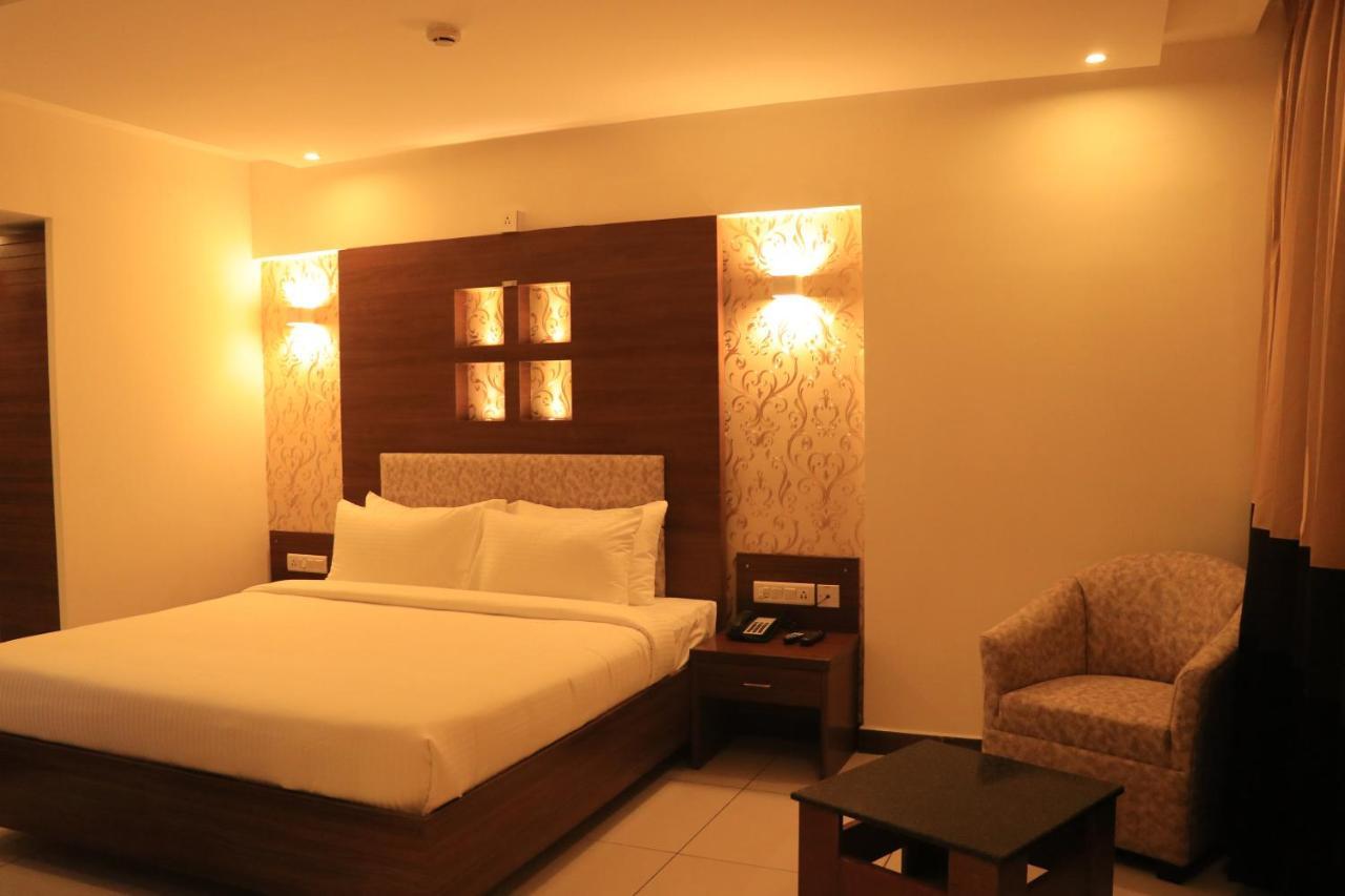 Klase Hotels Chennai Exteriör bild